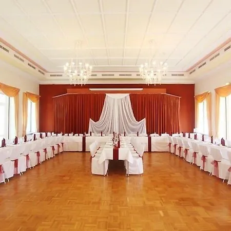 Akzent Am Burgholz מלון 4*